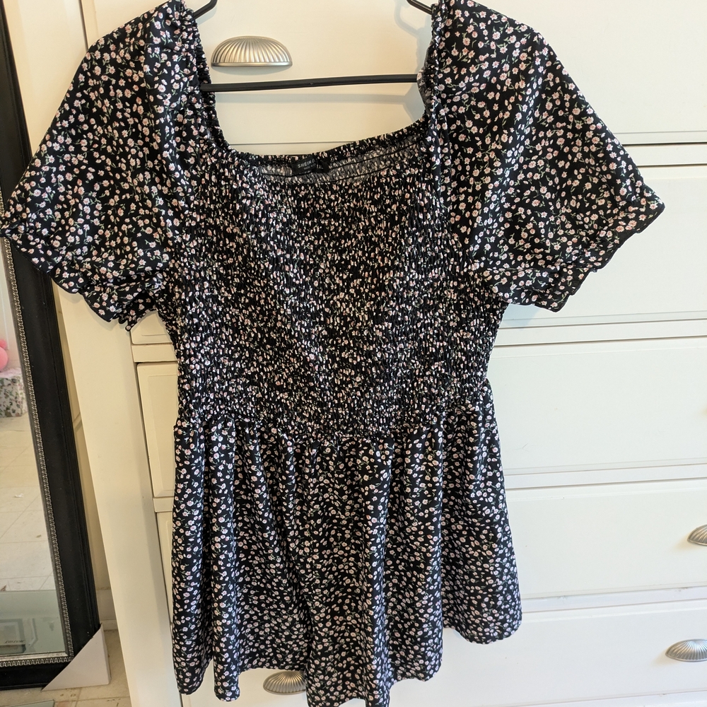 SHEIN Black Floral Smocked Babydoll Tunic